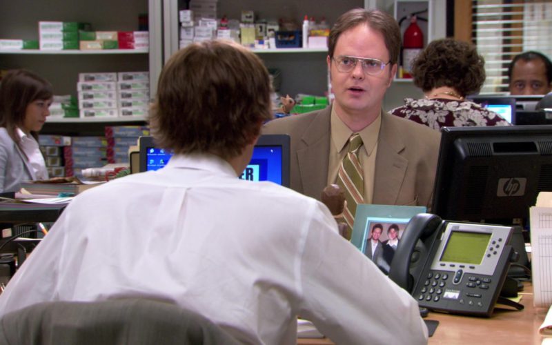 HP Monitor Used by Rainn Wilson (Dwight Schrute) in The Office – Season 3, Episode 19 (3)