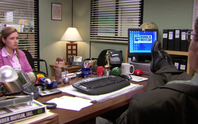 HP Monitor Used by Rainn Wilson (Dwight Schrute) in The Office – Season 3, Episodes 24-25