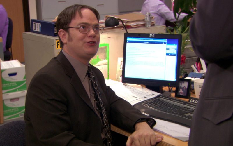 HP Monitor Used by Rainn Wilson (Dwight Schrute) in The Office – Season 7, Episode 23 (1)