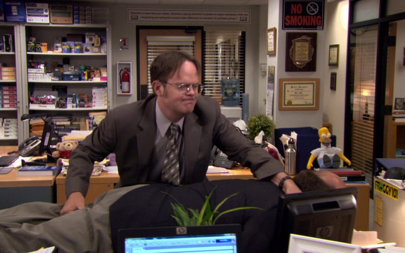 HP Monitor Used by Rainn Wilson (Dwight Schrute) in The Office – Season 8, Episode 1, The List (1)