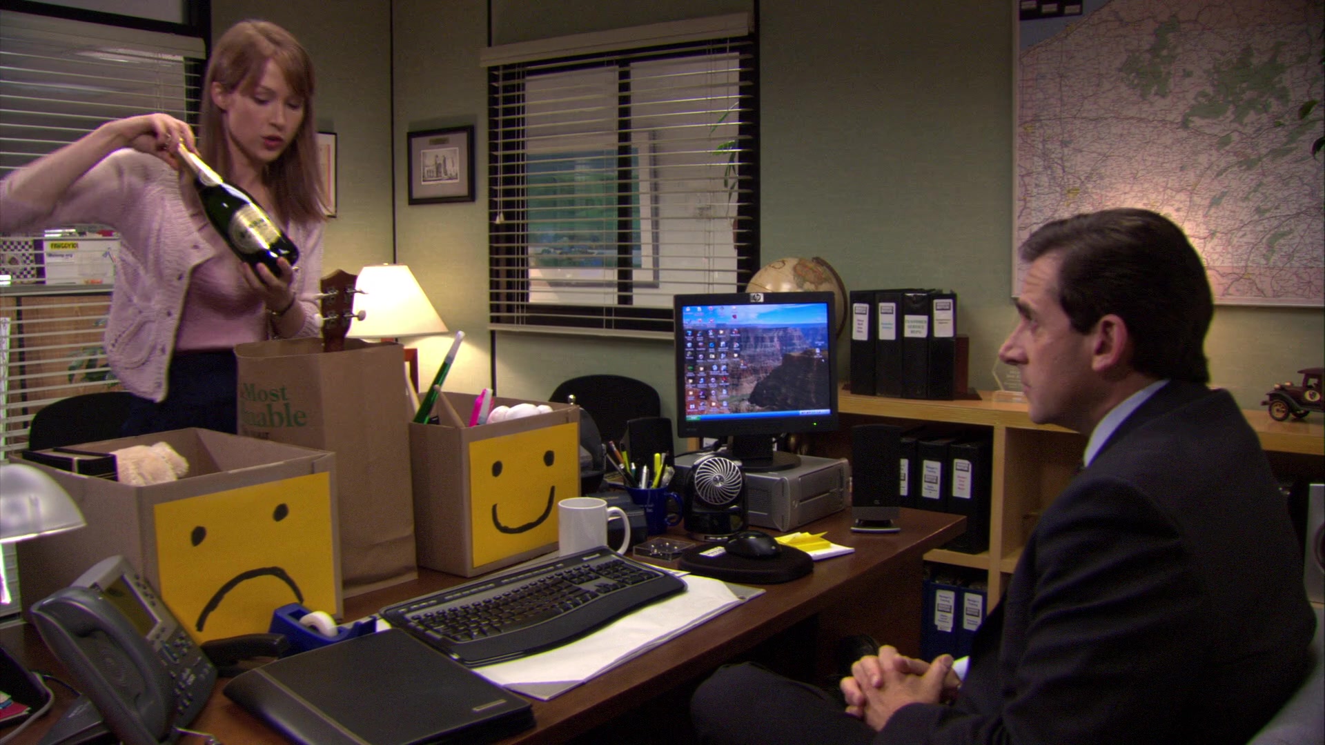 HP Monitor Used By Steve Carell (Michael Scott) In The Office – Season 7,  Episode 13, 
