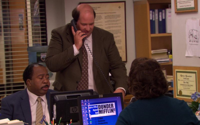 HP Monitors Used by Leslie David Baker (Stanley Hudson) & Phyllis Smith (Phyllis Vance) in The Office (1)