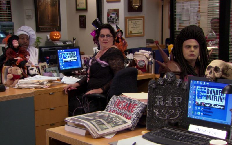 HP Monitors Used by Phyllis Smith (Phyllis Vance) & Leslie David Baker (Stanley Hudson) in The Office