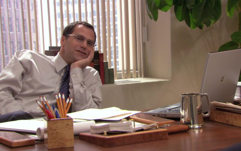 HP Notebook Used by Andy Buckley (David Wallace) in The Office – Season 3, Episodes 24-25 (2)