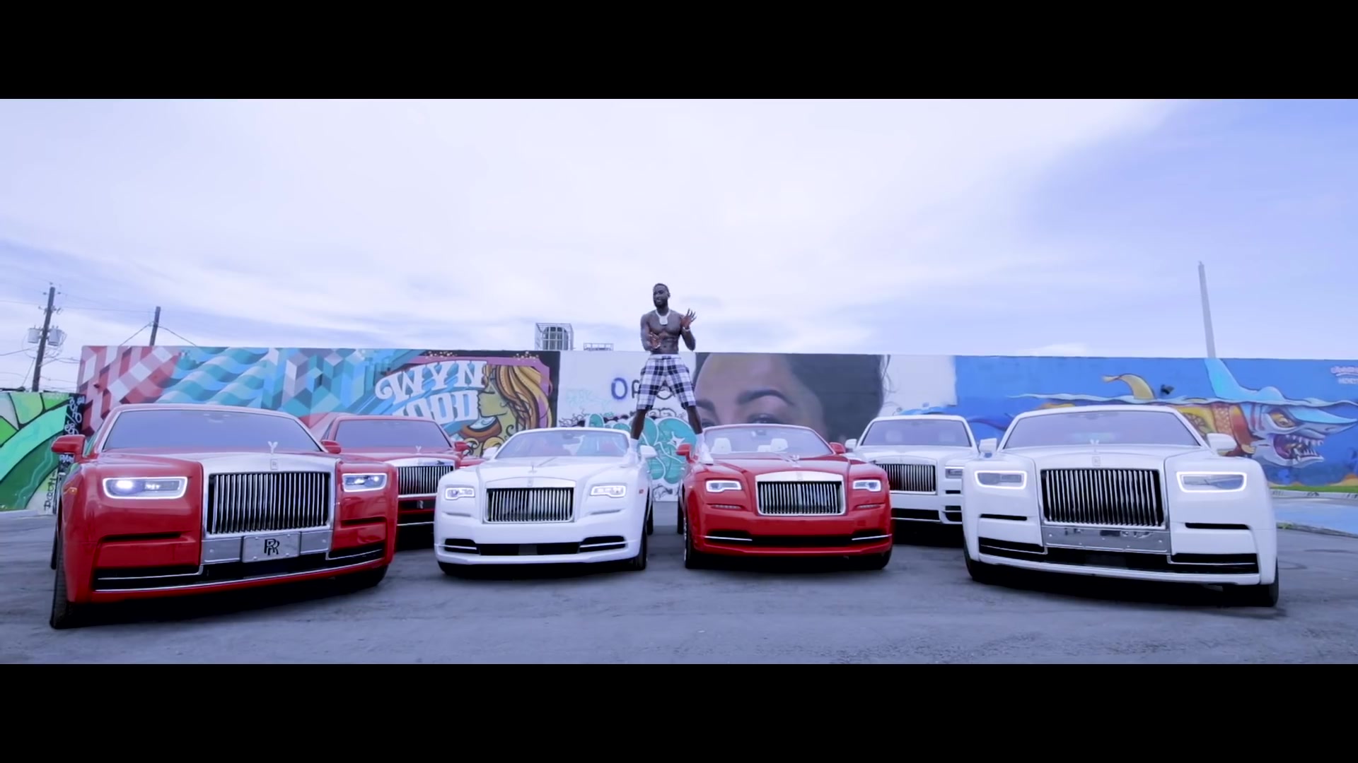 smuk Hvordan Tilgivende Rolls-Royce Motor Cars In "Proud Of You" By Gucci Mane (2019)