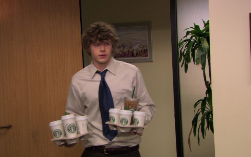 Starbucks Coffee Cups Held by Evan Peters (Luke Cooper, Michael Scott's Nephew) in The Office (1)