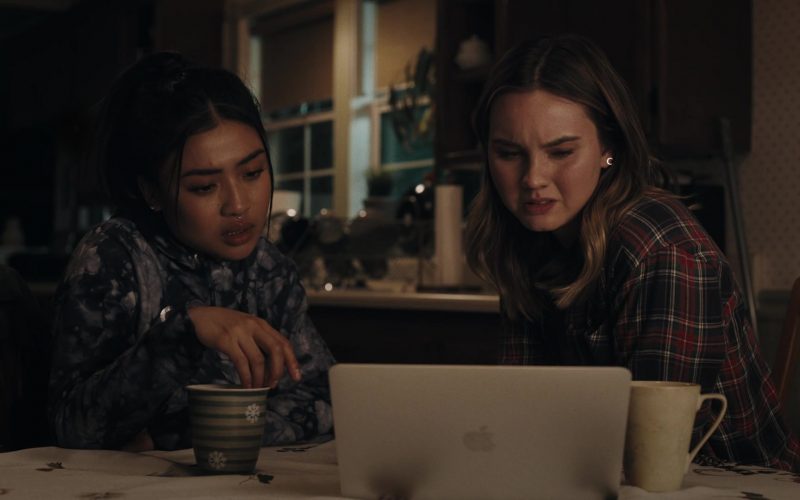 Apple MacBook Laptop Used by Brianne Tju & Liana Liberato in Light as a Feather