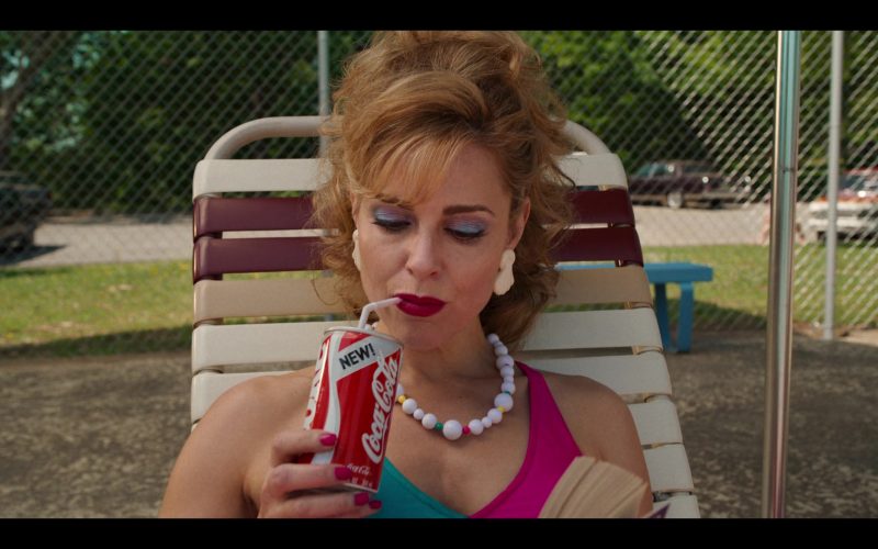 Coca-Cola Drink Enjoyed by Cara Buono as Karen Wheeler in Stranger Things (5)