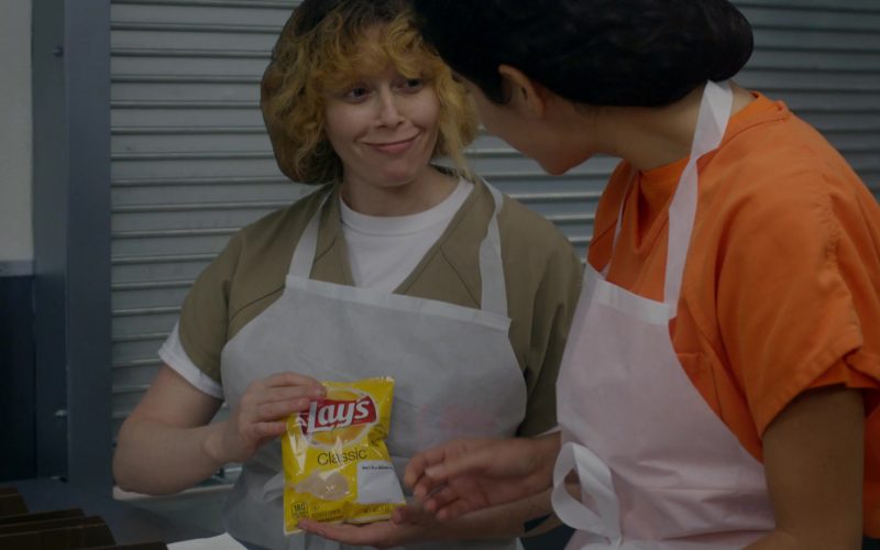 Lay's Chips Enjoyed by Natasha Lyonne as Nicky Nichols in Orange Is the New Black (1)