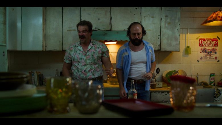 David Harbour, Brett Gelman are posing for a picture