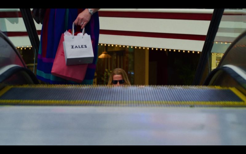 Zales Jewelry Store Paper Bag in Stranger Things