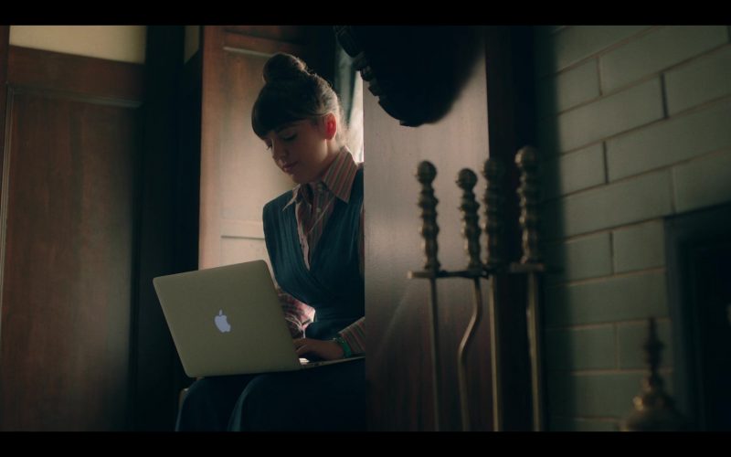 Apple MacBook Laptops in Dear White People (2)