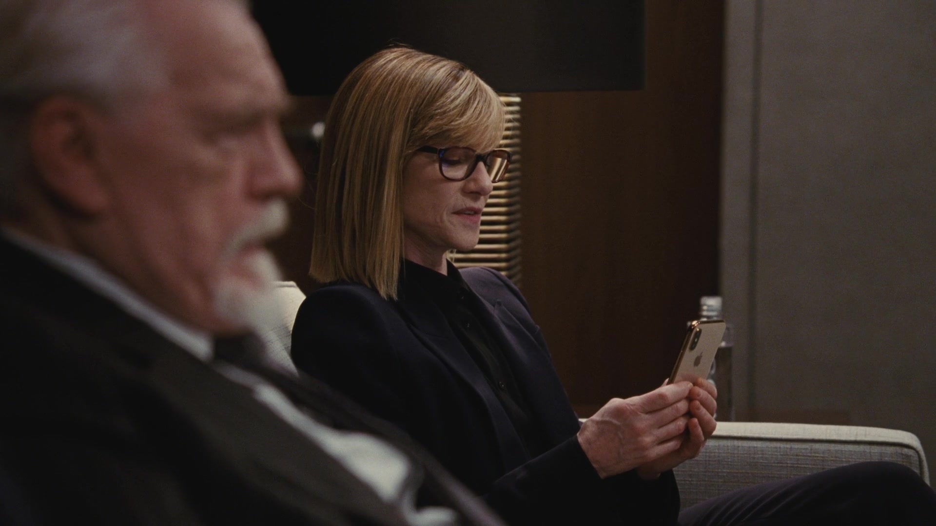 Apple Iphone Smartphone Held By Holly Hunter In Succession Season 2 Episode 4 Safe Room 2019