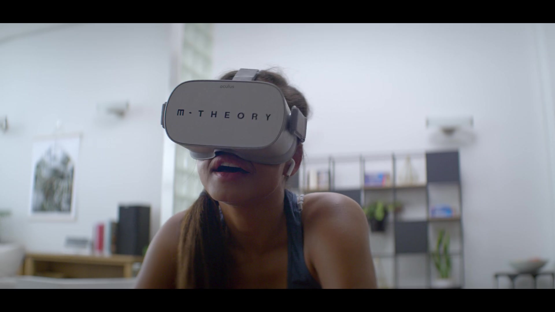 Etna nødsituation trække sig tilbage Oculus M Theory Virtual Reality Headset Used By Christina Milian In Falling  Inn Love (2019)