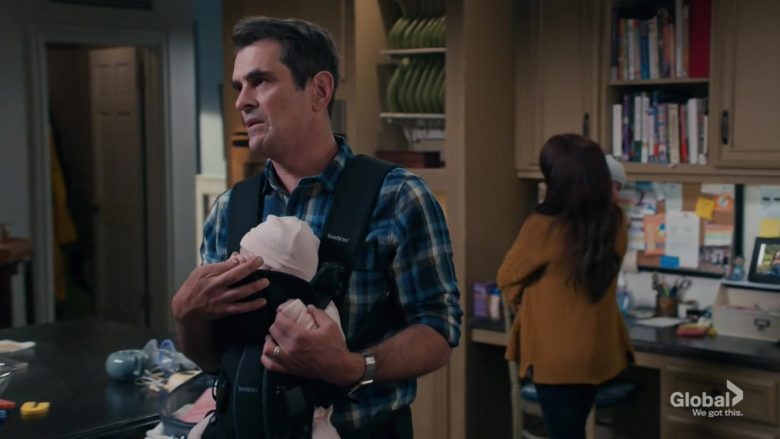 Babybjörn Baby Carrier Used by Ty Burrell as Phil Dunphy in Modern Family (1)