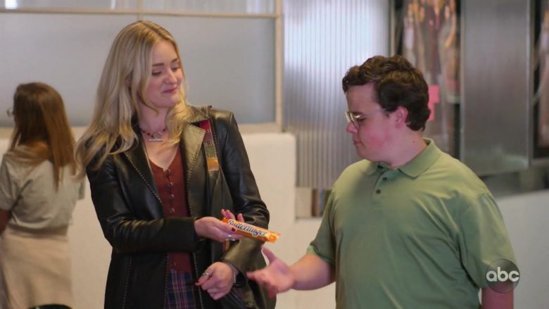 Butterfinger Candy Bar Held by AJ Michalka as Lainey Lewis in Schooled (1)
