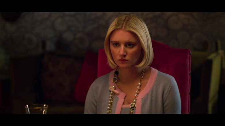 Chanel Necklace Worn by Julia Schlaepfer as Alice Charles in The Politician (1)
