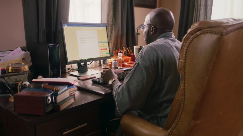 Dell Monitor Used by Reno Wilson in Grand-Daddy Day Care (2)