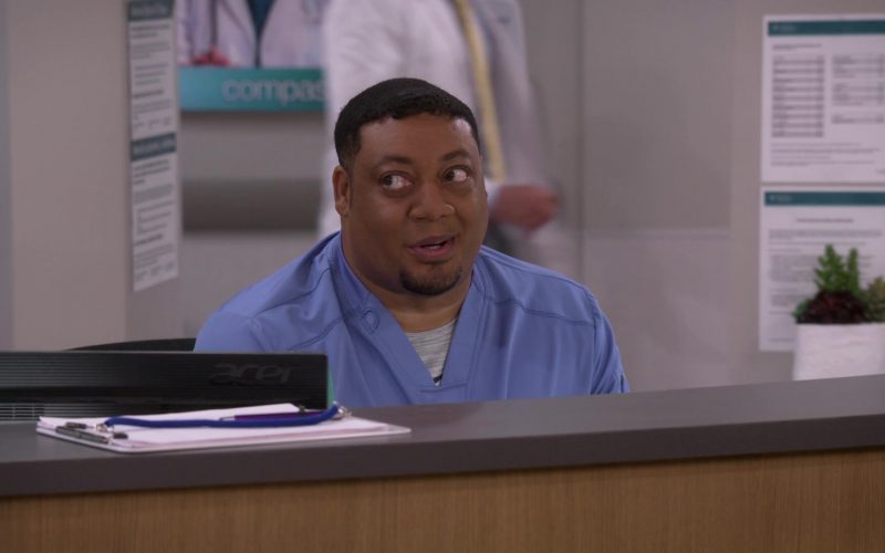 Acer Monitor Used by Cedric Yarbrough as Nurse Dennis in Carol’s Second Act (4)