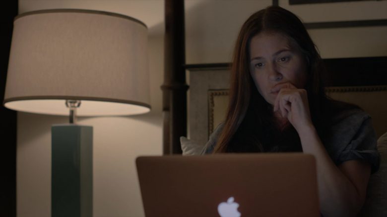 Apple MacBook Air Laptop Used by Maura Tierney as Helen Butler in The Affair (3)