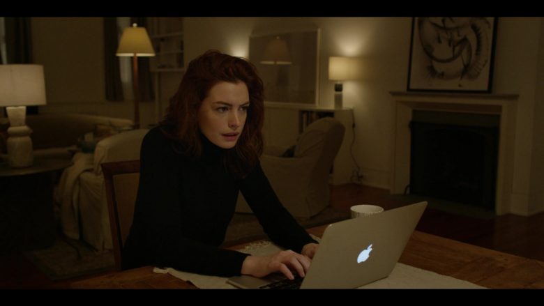 Apple MacBook Laptop Used by Anne Hathaway as Lexi in Modern Love Season 1 Episode 3 (4)