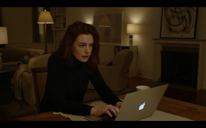 Apple MacBook Laptop Used by Anne Hathaway as Lexi in Modern Love Season 1 Episode 3 (4)
