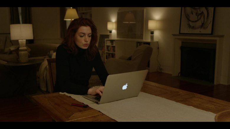 Apple MacBook Laptop Used by Anne Hathaway as Lexi in Modern Love Season 1 Episode 3 (6)