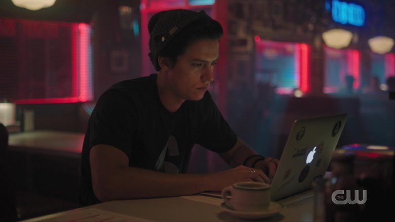 Apple MacBook Laptop Used by Cole Sprouse as Jughead Jones in Riverdale Season 4 Episode 2 (2)