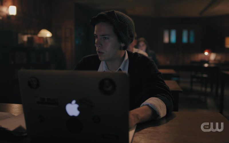 Apple MacBook Laptop Used by Cole Sprouse as Jughead Jones in Riverdale Season 4 Episode 3 Chapter Sixty (1)