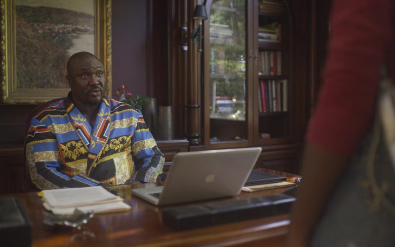 Apple MacBook Laptop Used by Nonso Anozie as Charles in The Laundromat