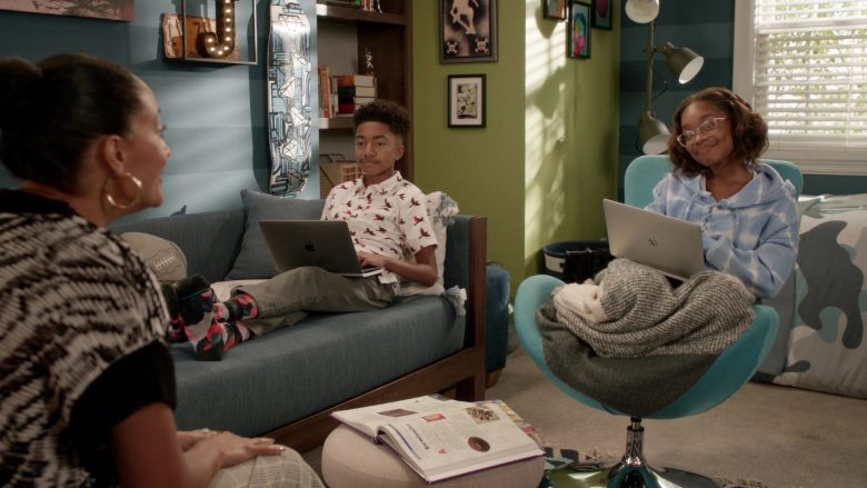 Apple MacBook Laptops Used by Marsai Martin as Diane Johnson & Miles Brown as Jackson Johnson in Black-ish (1)