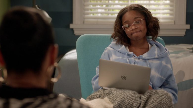 Apple MacBook Laptops Used by Marsai Martin as Diane Johnson & Miles Brown as Jackson Johnson in Black-ish (3)