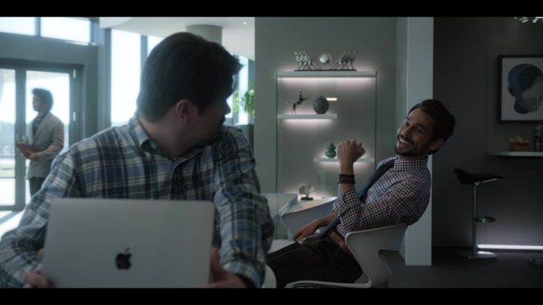 Apple MacBook Pro Laptop Used by Jason Ritter as Pat in Raising Dion (3)
