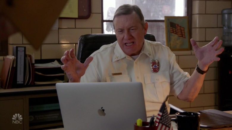 Apple MacBook Pro Laptop in Chicago Fire (1)