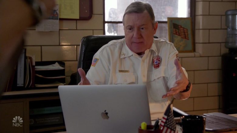 Apple MacBook Pro Laptop in Chicago Fire (2)