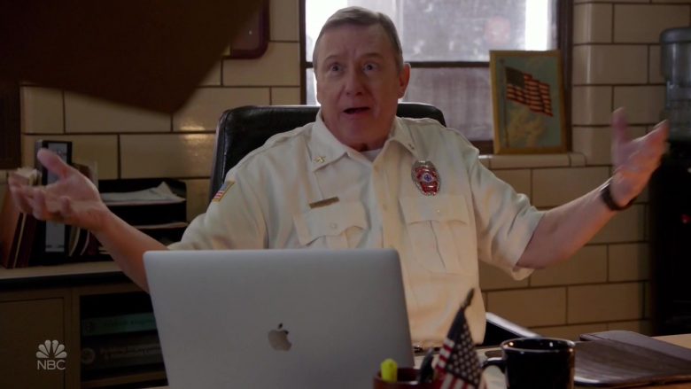 Apple MacBook Pro Laptop in Chicago Fire (4)