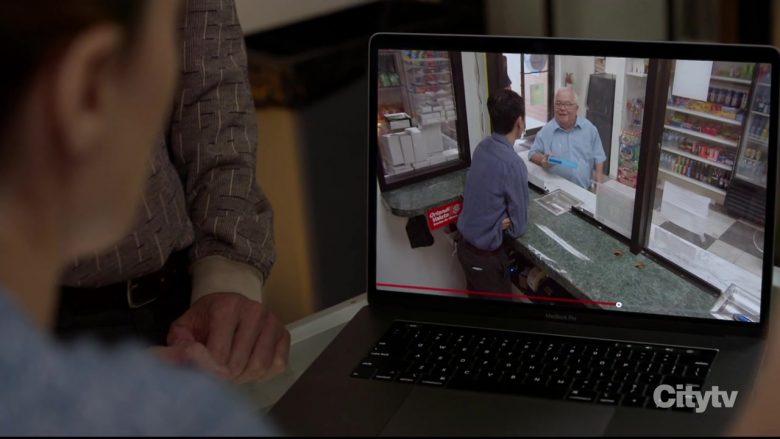 Apple MacBook Pro Laptop in Chicago P.D. Season 7 Episode 3 Familia (2)