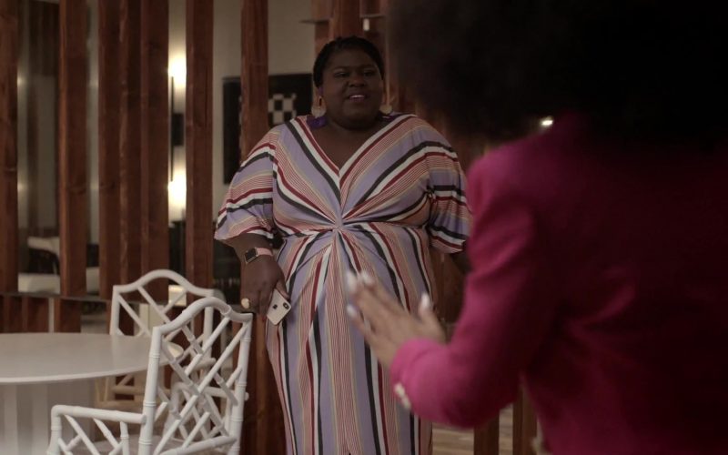 Apple iPhone Mobile Phone Held by Gabourey Sidibe as Rebecca Williams in Empire Season 6 Episode 4