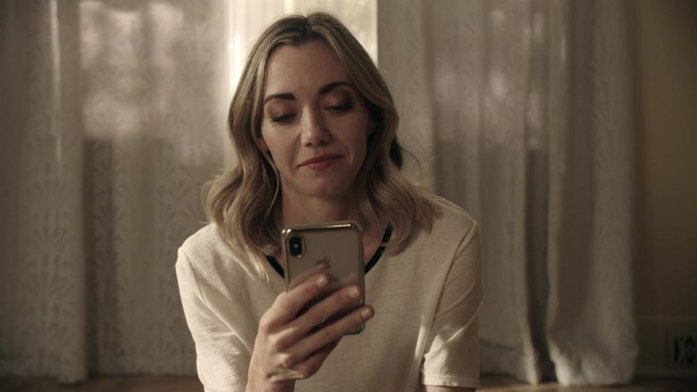 Apple iPhone Smartphone Used by Megan Stevenson as April Quinn in Get Shorty Season 3 Episode 4