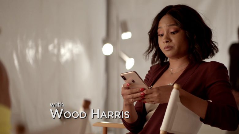Apple iPhone Smartphone Used by Rhyon Nicole Brown in Empire Season 6 Episode 3