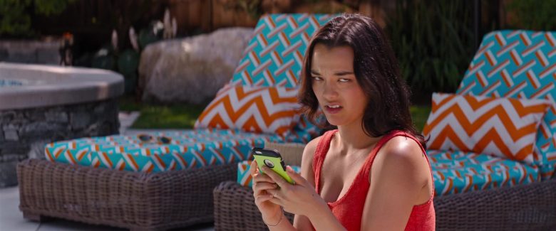 Apple iPhone Used by Midori Francis in Good Boys (2019)