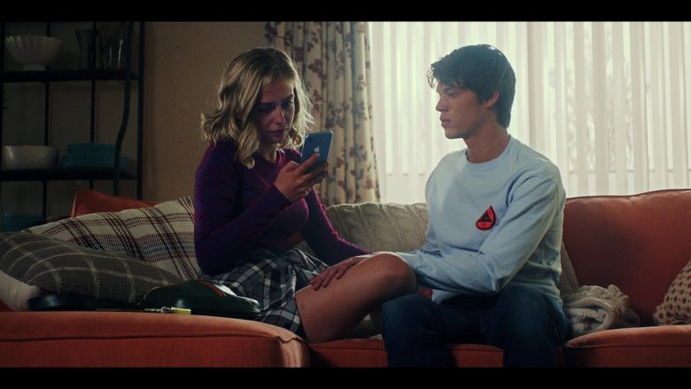 Apple iPhone XR Mobile Phone Used by Sophie Simnett as Samaira ‘Sam' Dean in Daybreak Season 1 Episode 8 (4)