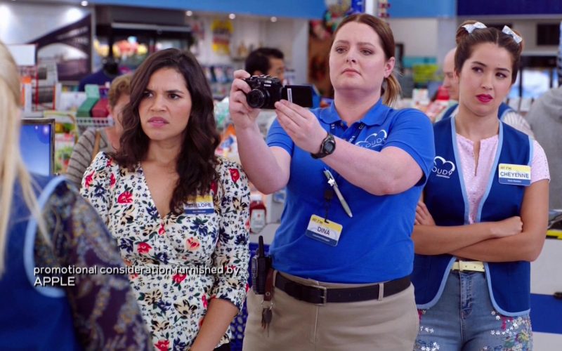 Canon Camera Used by Lauren Ash as Dina in Superstore Season 5 Episode 4