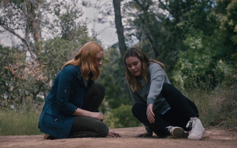 Converse All White Shoes Worn by Liana Liberato as McKenna Brady in Light as a Feather (1)