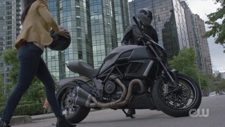 Ducati Motorcycle in Supergirl Season 5 Episode 2 (1)