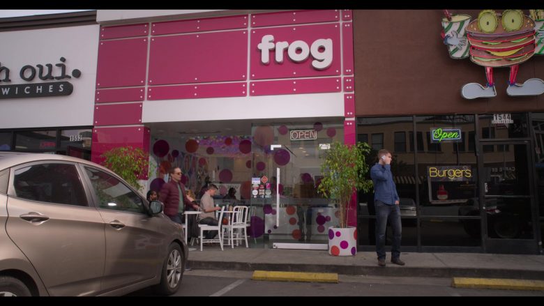 FROG Frozen Yogurt Bar in The Kominsky Method Season 2 Episode 4 (1)