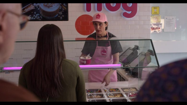 FROG Frozen Yogurt Bar in The Kominsky Method Season 2 Episode 4 (2)