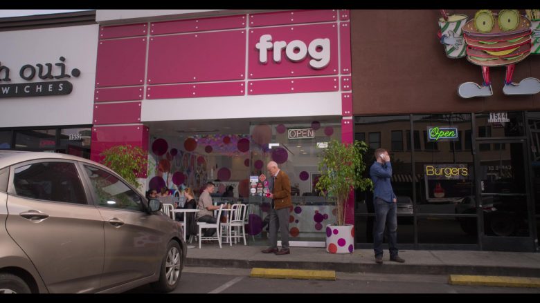 FROG Frozen Yogurt Bar in The Kominsky Method Season 2 Episode 4 (5)