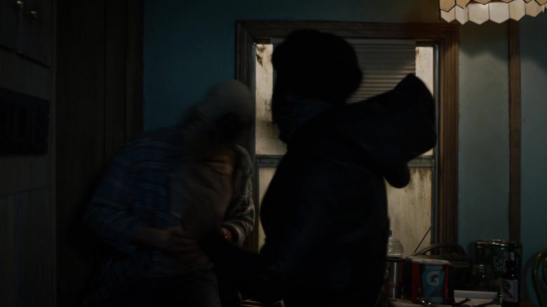 Gatorade and Pabst Blue Ribbon Beer Bottle in Watchmen Season 1 Episode 1