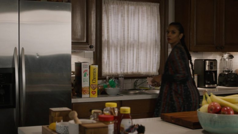 Kellogg's Corn Flakes and Cheerios Cereal by General Mills in This Is Us Season 4 Episode 5 (1)
